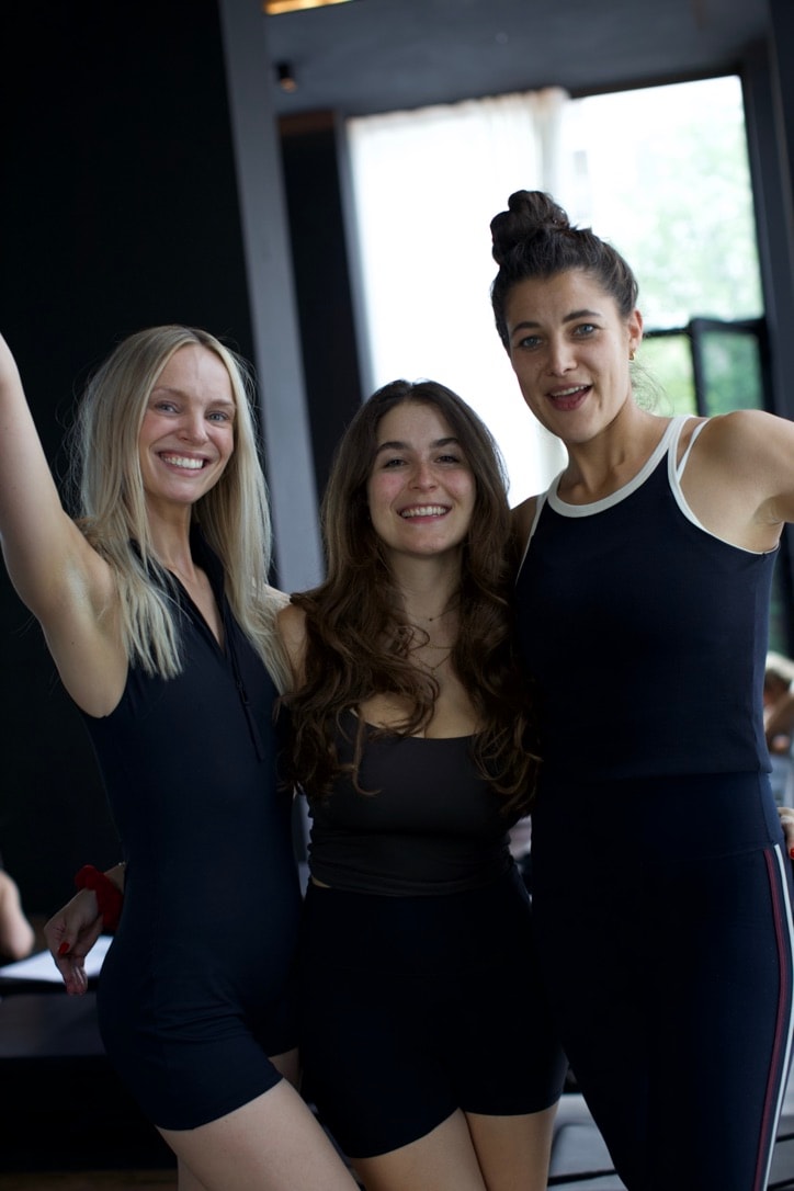 Paulina, Inhaberin von Reformer Loft, links mit den Ausbildungsleiterinnen Isa in der Mitte und Valentina rechts
